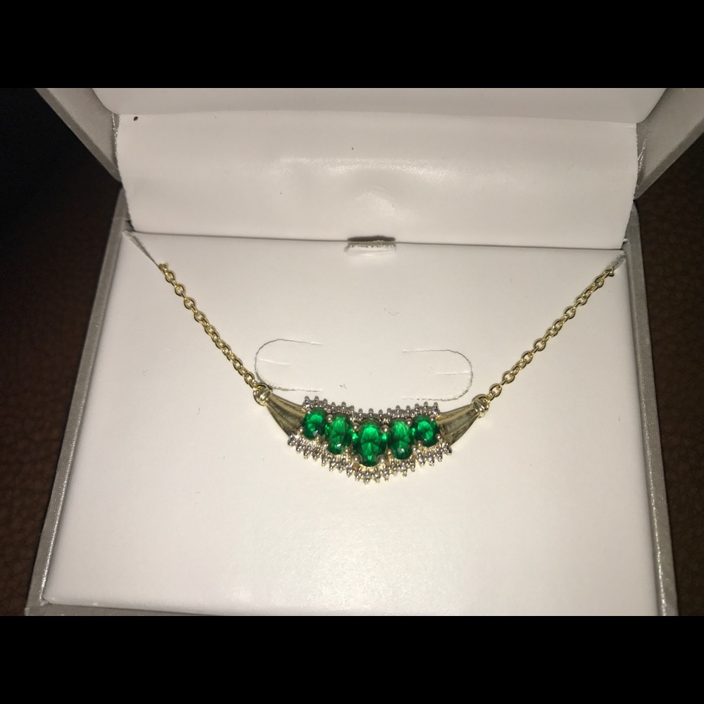Emerald and diamond necklace
