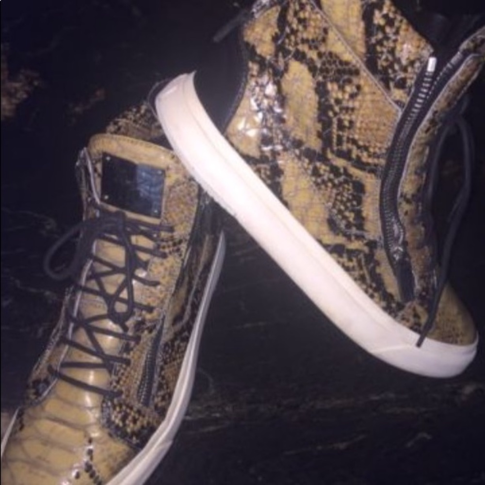 Giuseppe Zanotti men's size sneaker