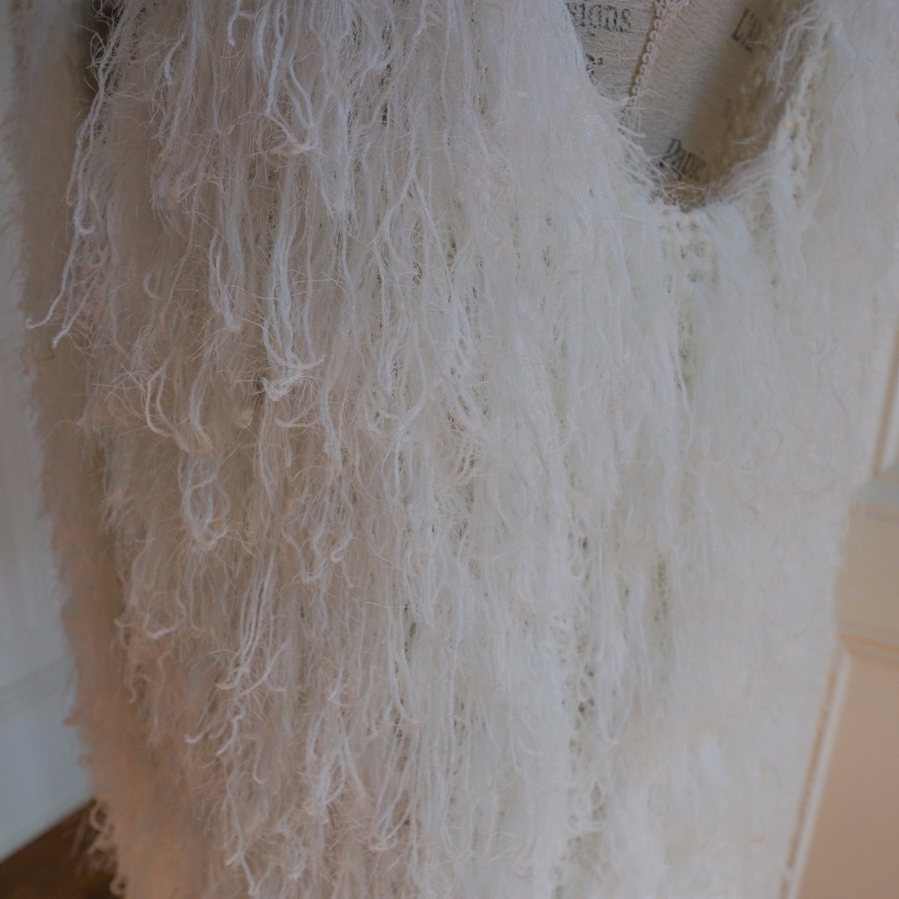 Soft Faux Fur Shaggy White Knit Sweater Vest Fall - Picture 3 of 8