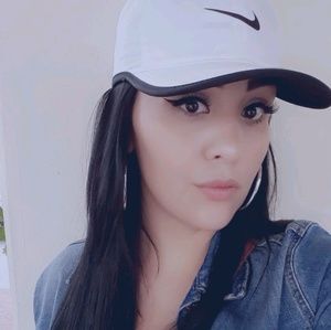 Meet your Posher, Denae