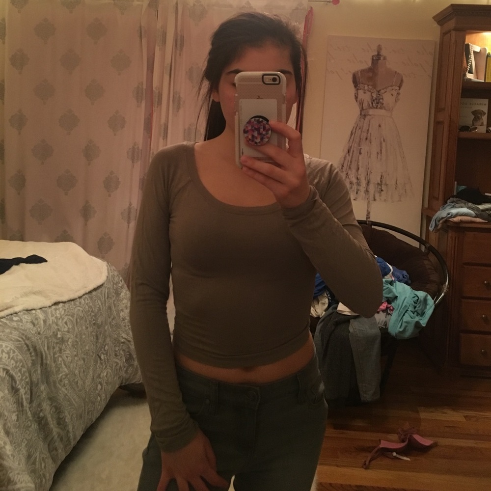 Long sleeve crop top