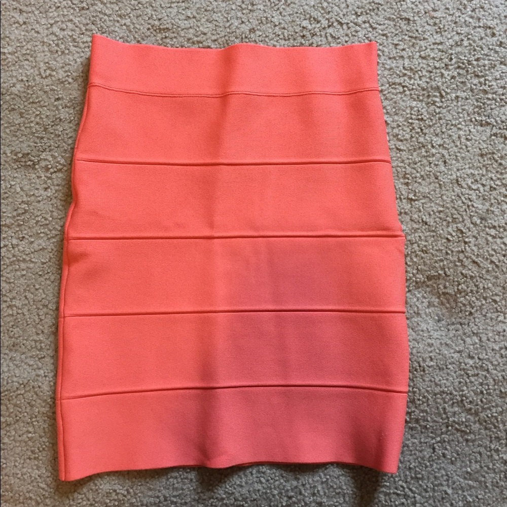 BCBG powerskirt