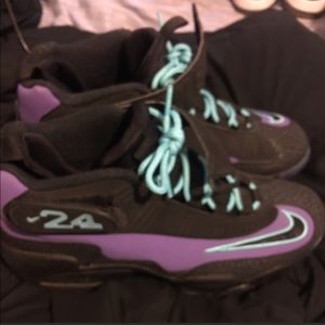 Nike Ken Griffey shoes lightly worn