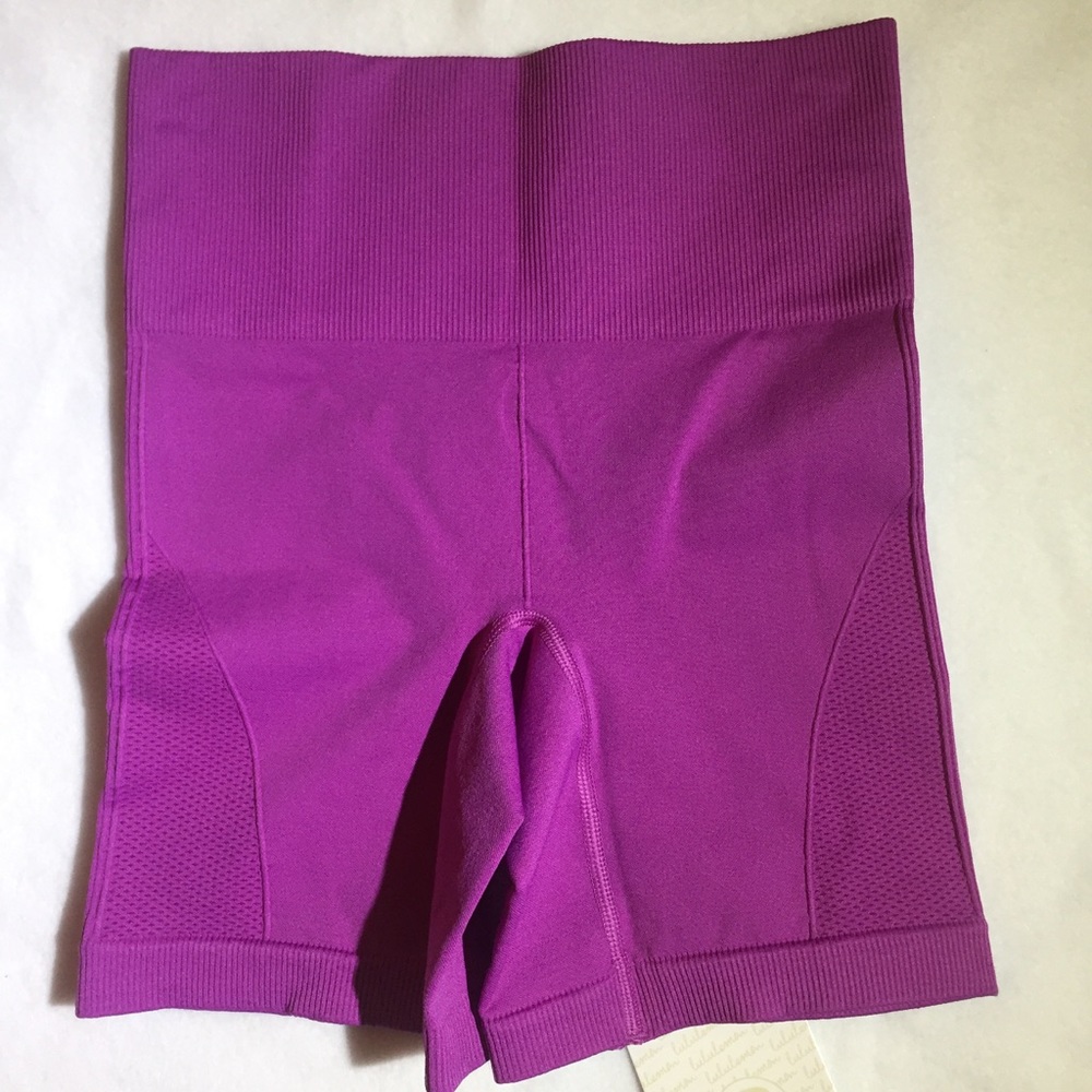 NEW Lululemon Sculpt Short - Picture 2 of 5