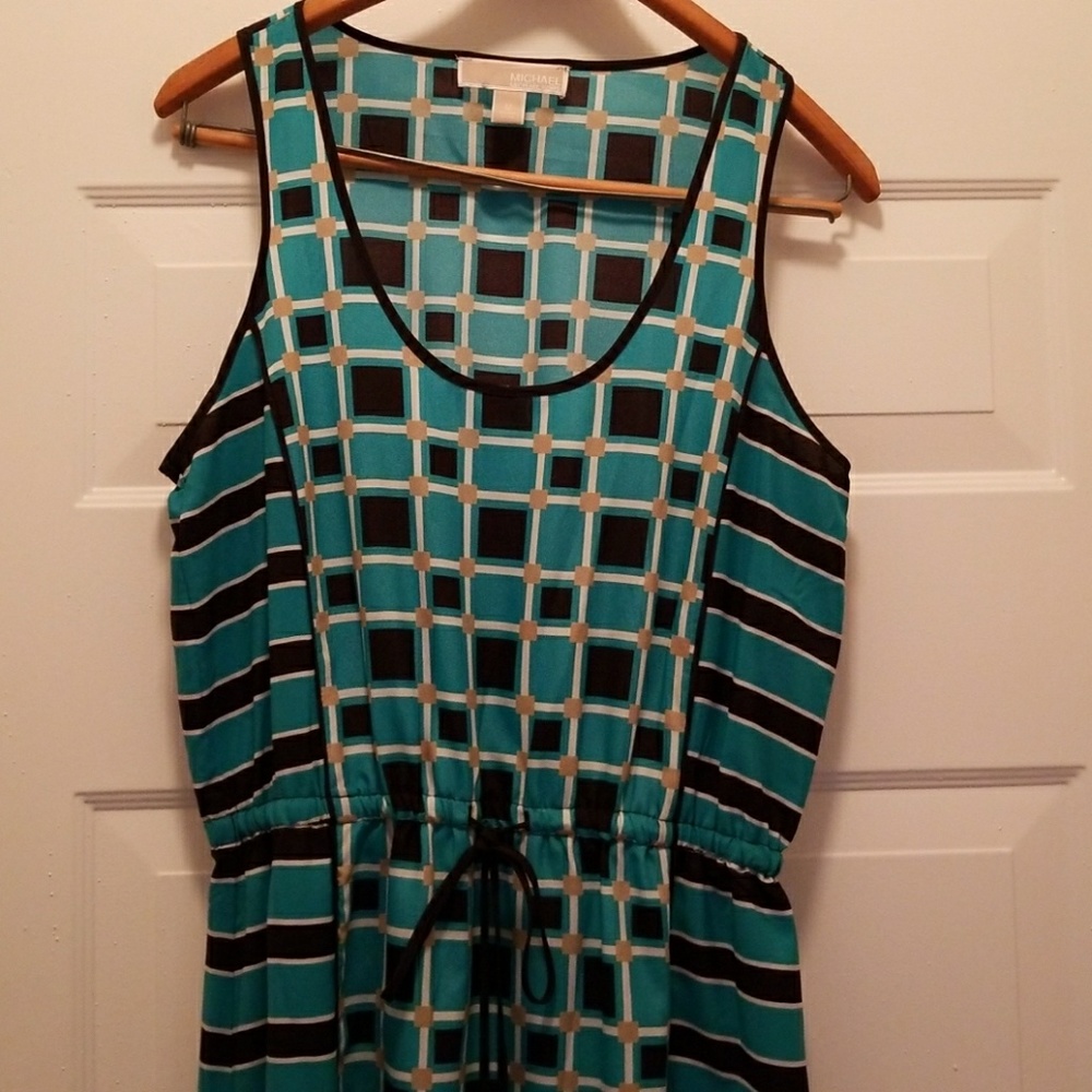 Dress - Picture 2 of 5