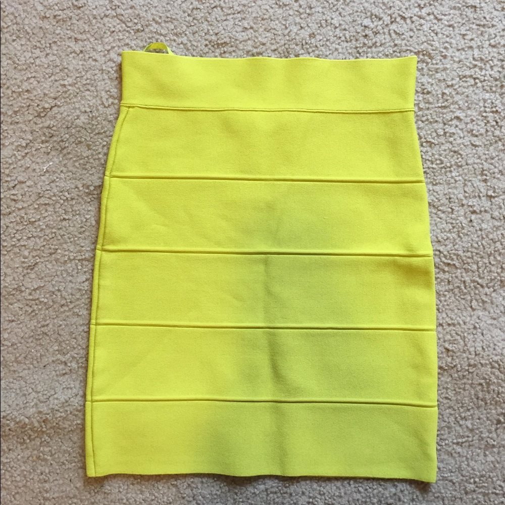 BCBG powerskirt