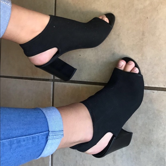 Black Franco Sarto booties/heels - Picture 2 of 4