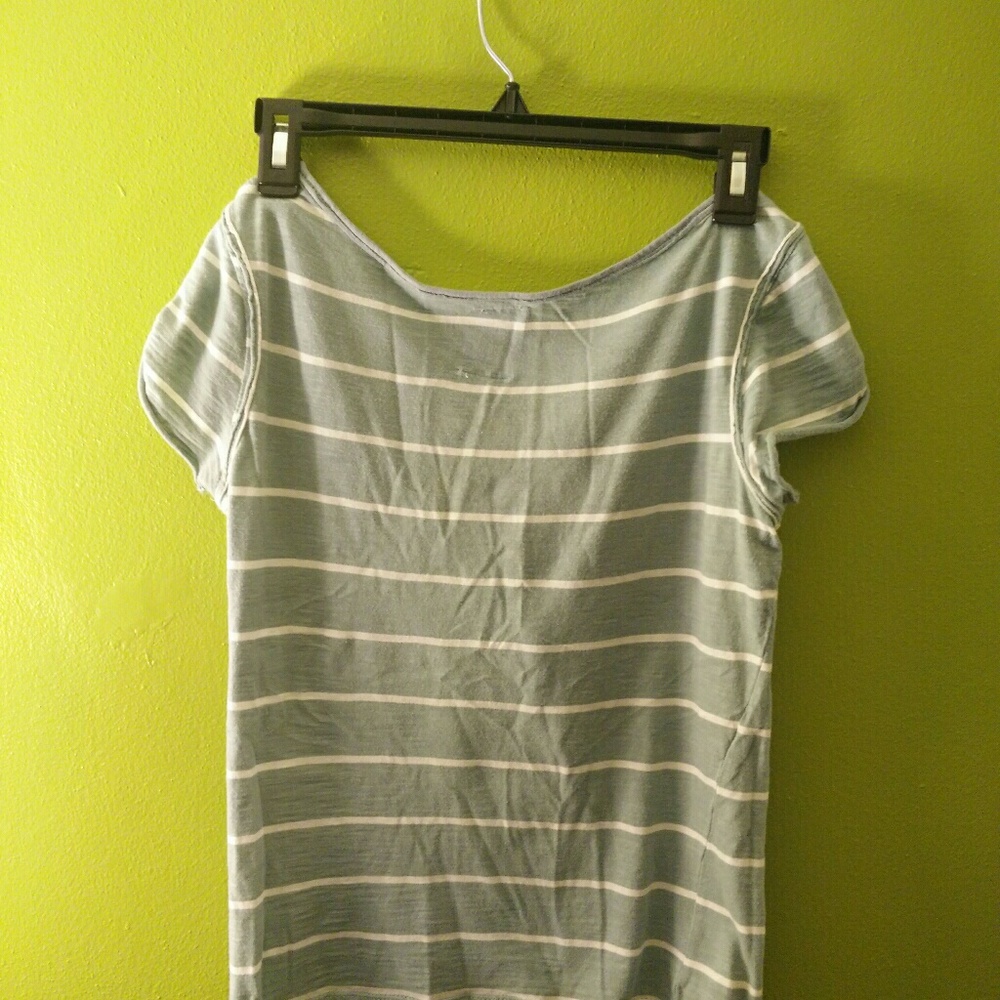 T-Shirt - Picture 4 of 5