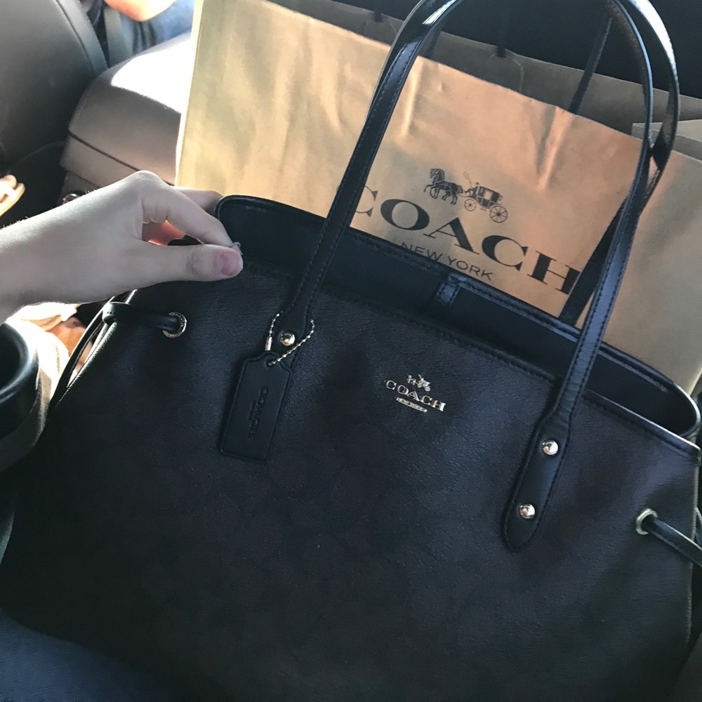 Brown/Black Coach bag! ✔️