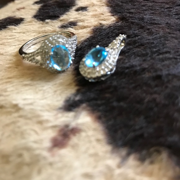 Size 7 ring and necklace pendant - Picture 1 of 3