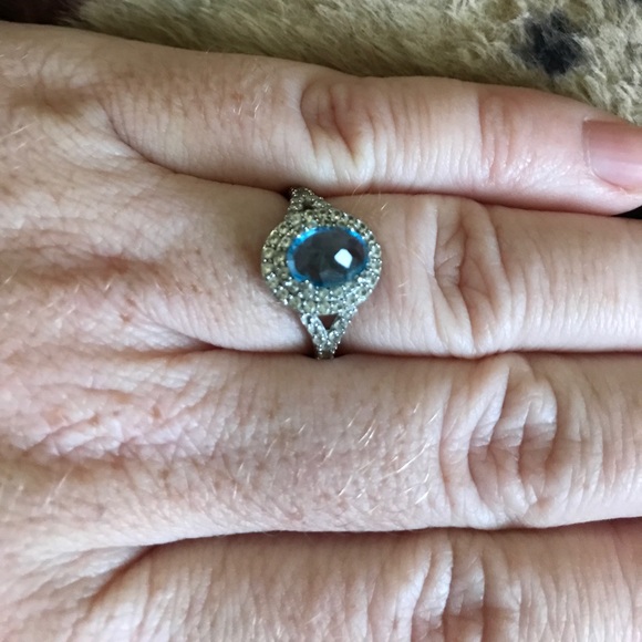 Size 7 ring and necklace pendant - Picture 2 of 3