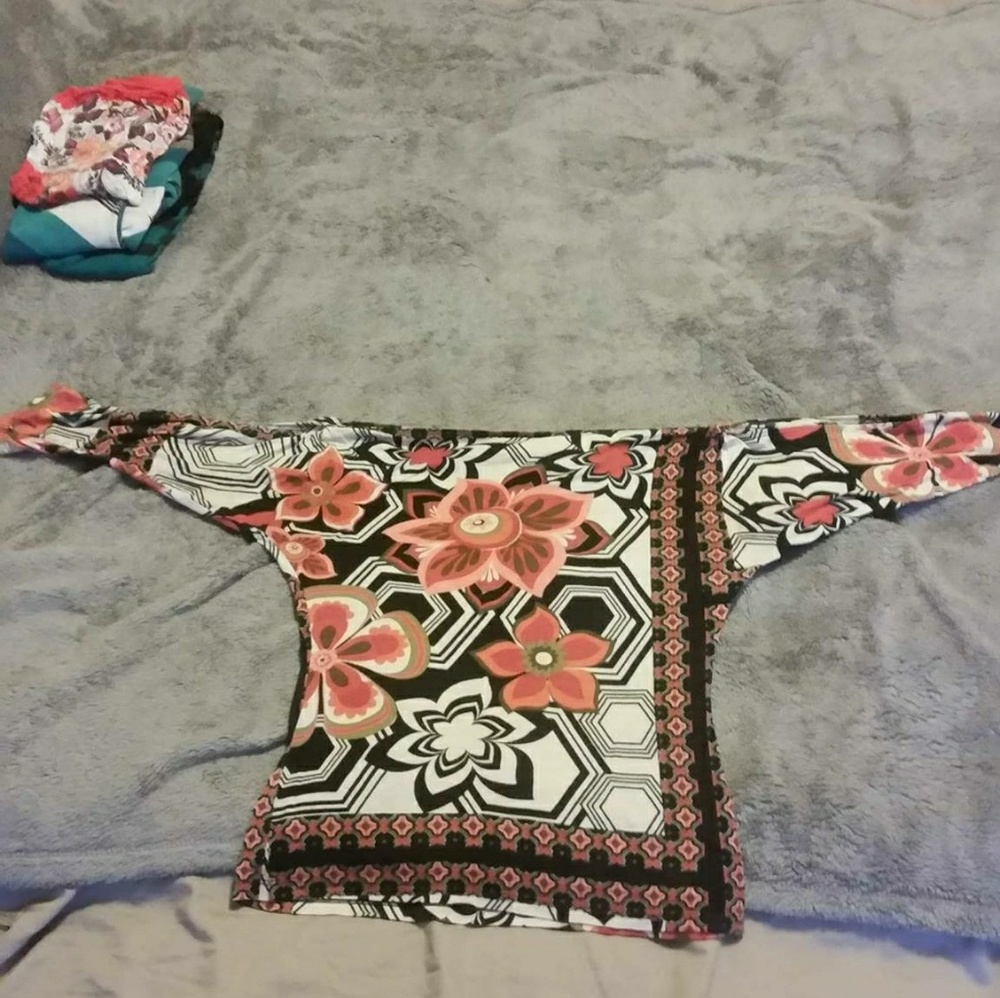 Floral blouse.