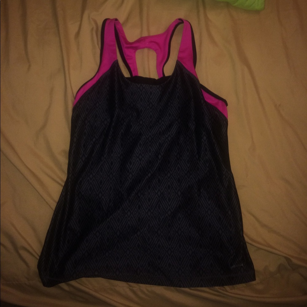 Workout tank top