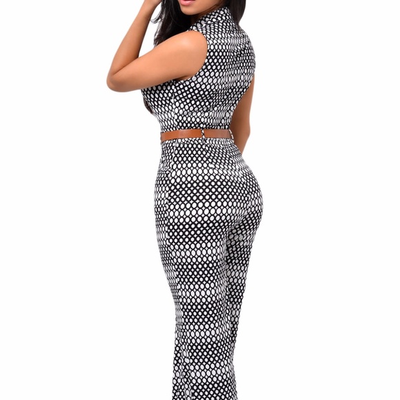 Circle Print Belted Wide Leg Jumpsuit - Picture 6 of 7