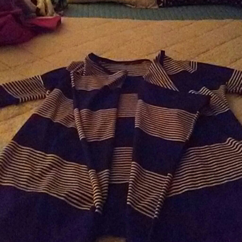 New white and blue sweater