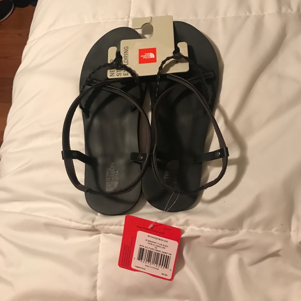 NORTH FACE SANDALS