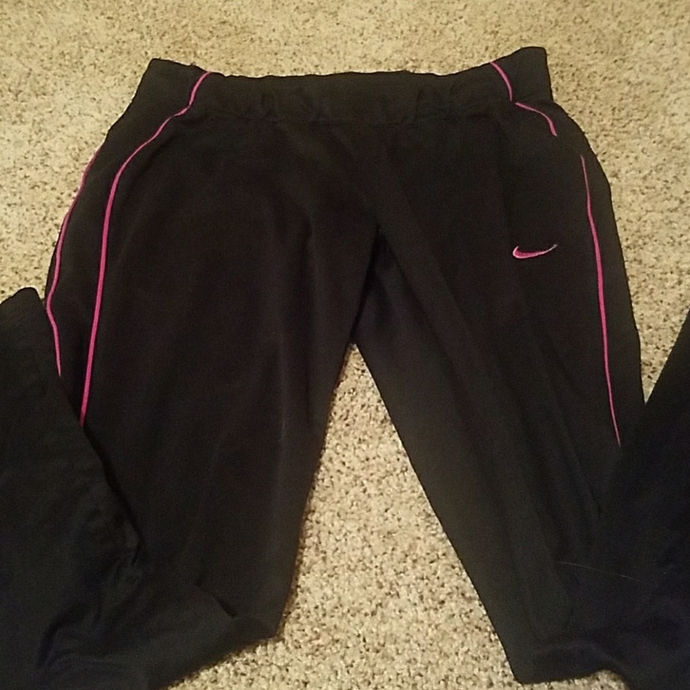Black Nike sweatpants
