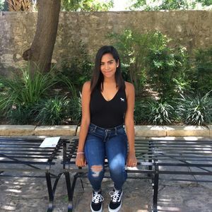 Meet your Posher, Alessandra