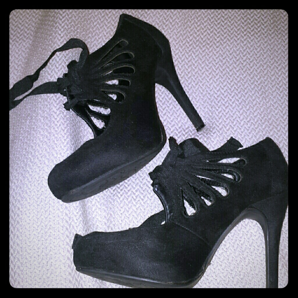 Sexy suede cut out heels
