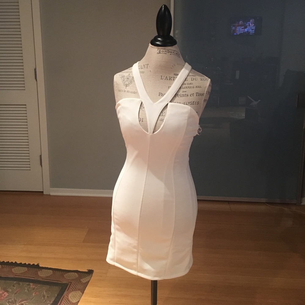 NWT Ivory Tobi Dress 😍
