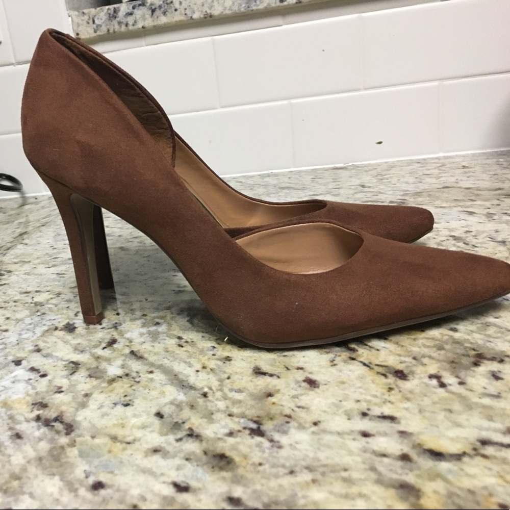 Merona Heels, tan suede size 6, like new.