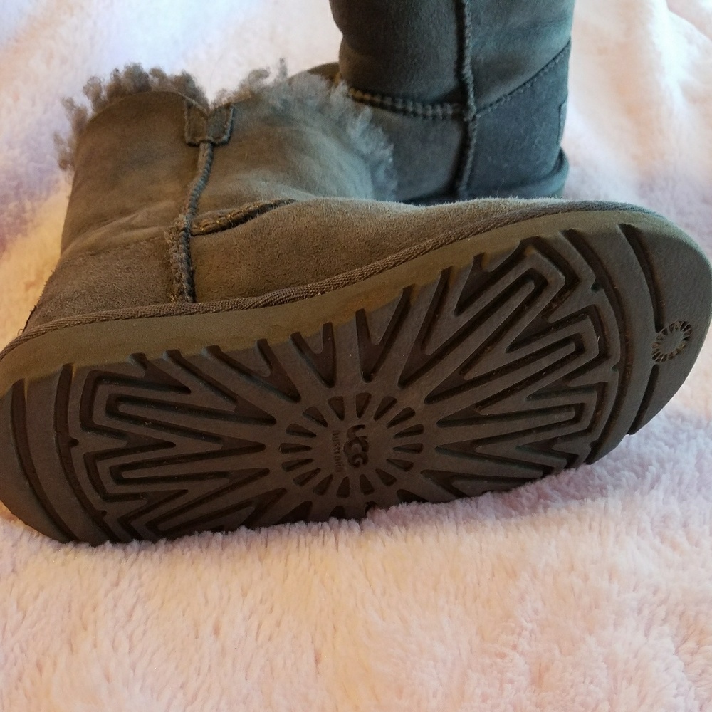 **SOLD**UGG - Picture 4 of 4