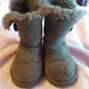 **SOLD**UGG
