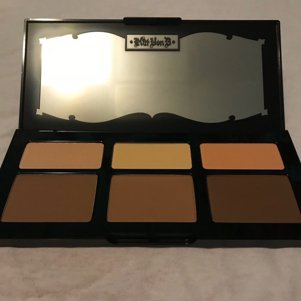 Kat Von D Shade + Light Contour Pallett