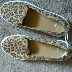 Leopard print flats