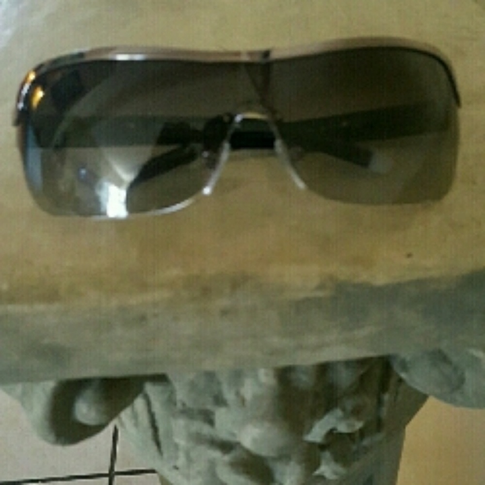 DKNY - BRAND NEW ORIGINAL SUNGLASSES