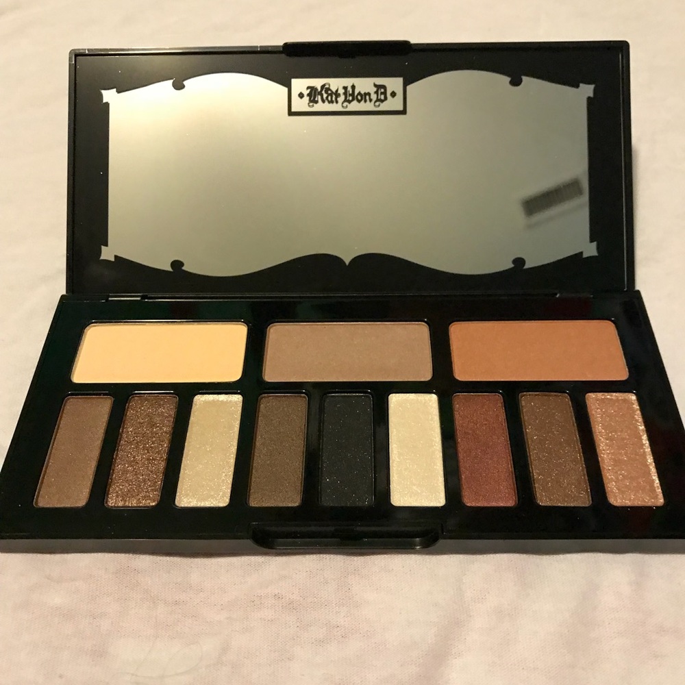 Kat Von D Shade + Light Eye Pallett