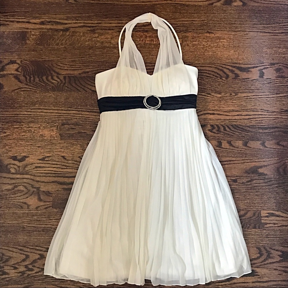 👗Ivory Pleated Halter Dress w/Black Sash & Bling