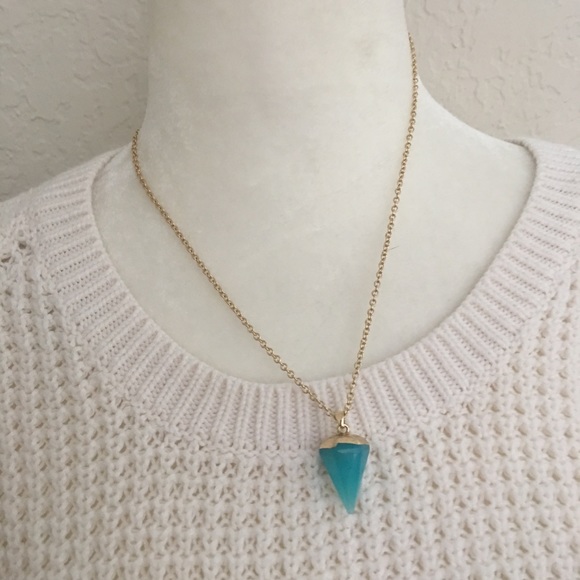 Faux Stone Pendant Necklace - Picture 2 of 4