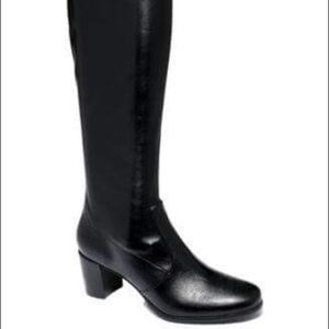 Karen Scott Boots brand new