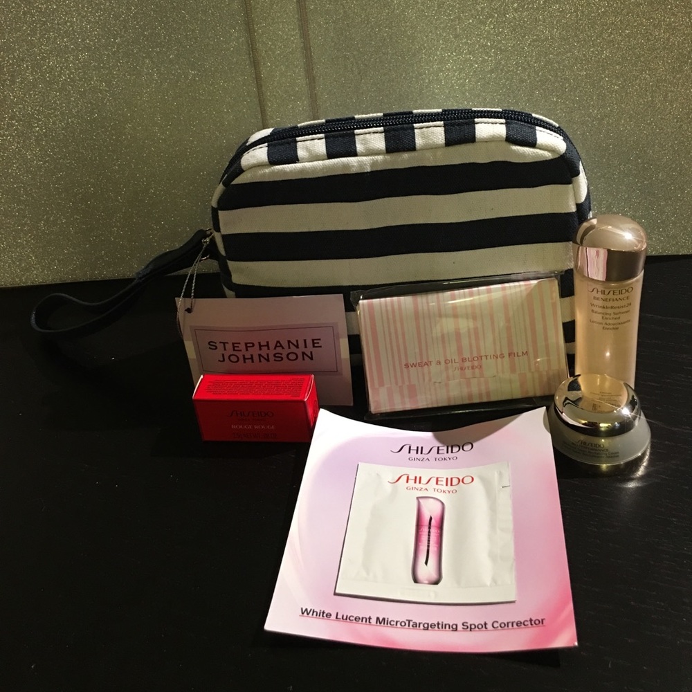 *NWT* Stephanie Johnson Cosmetic Case w/ Shiseido