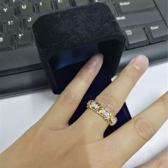 925 Silver band Ring 1.2ct. White Topaz - Picture 2 of 3