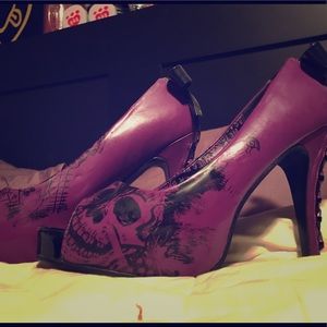 Cool Skull Pumps