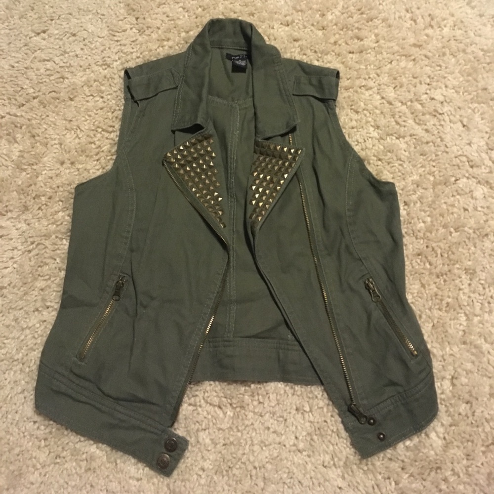 Medium green vest