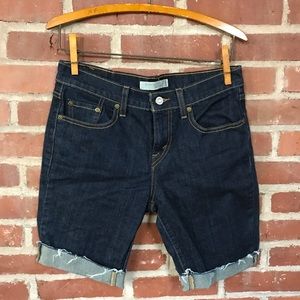 Dark wash cut off jean shorts jorts Levi's 505