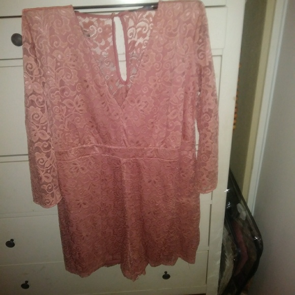 Rose romper - Picture 3 of 3