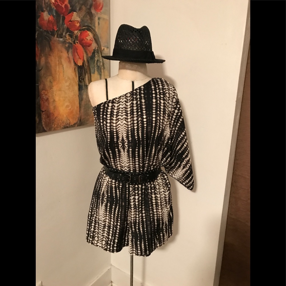 One shoulder romper - Picture 1 of 4