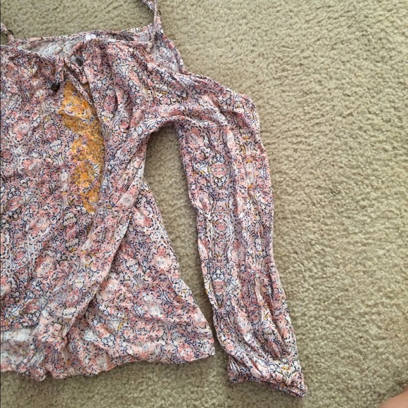 Top - Picture 2 of 3