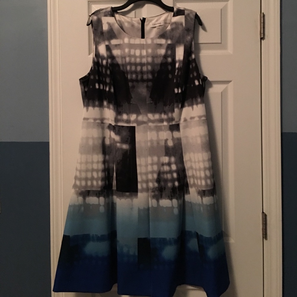 Calvin Klein 👗 Dress. Great for a party!