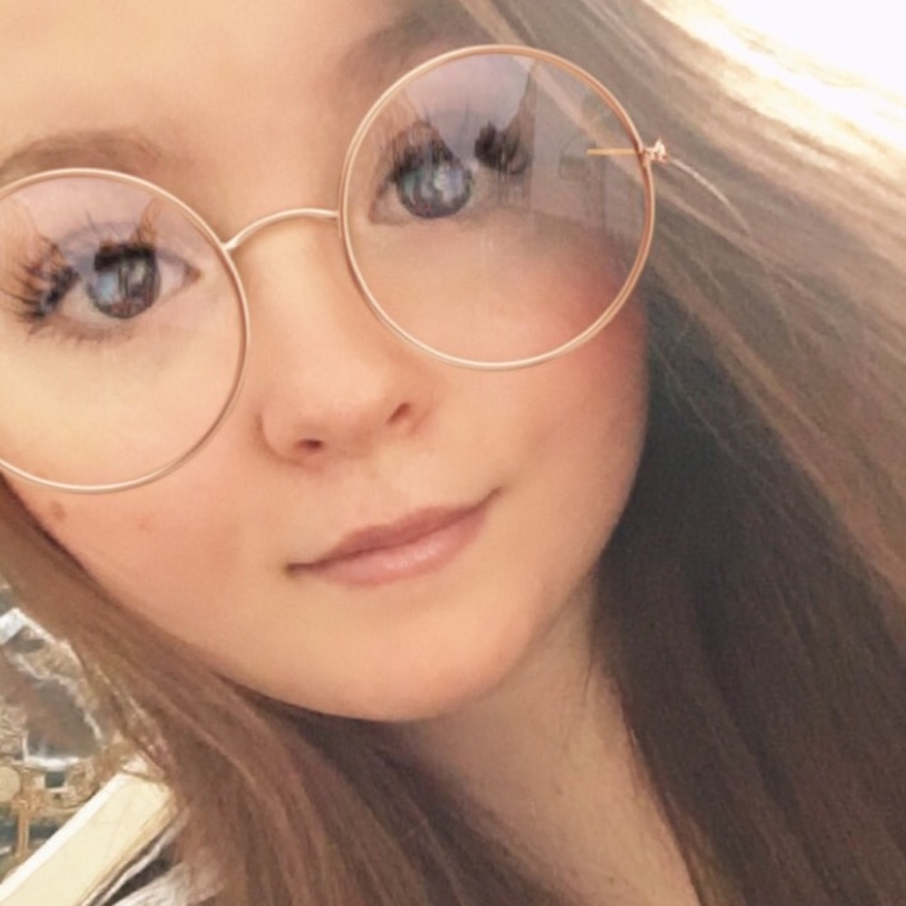 Meet your Posher, Stephanie