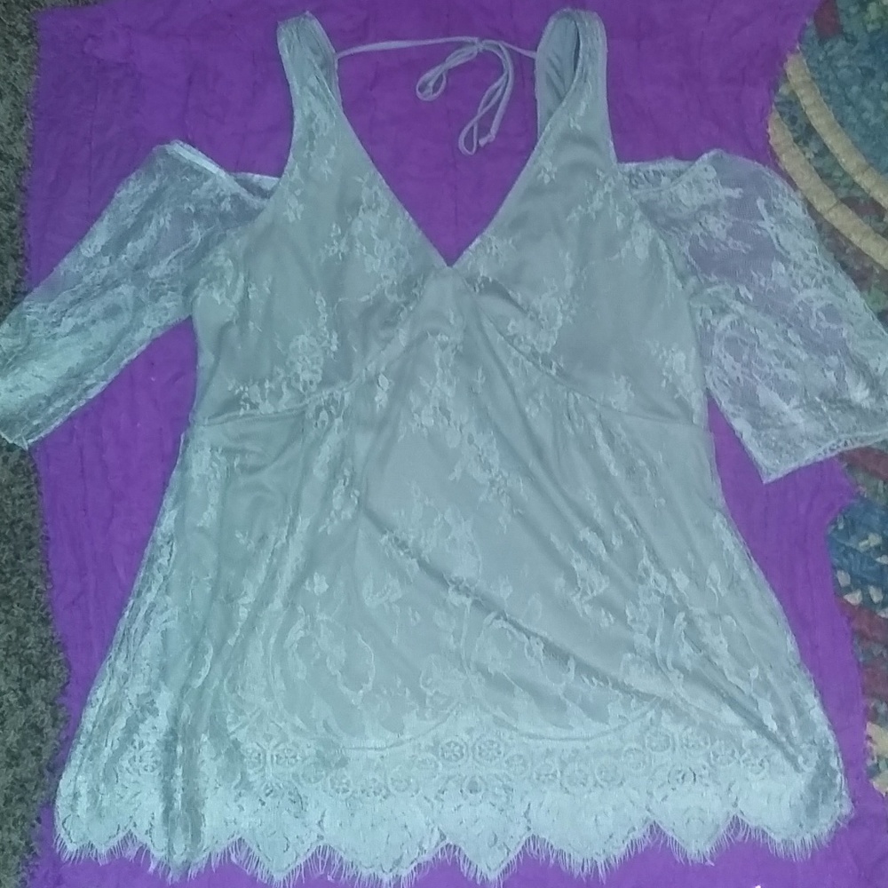 Maurices size M lace top. EUC