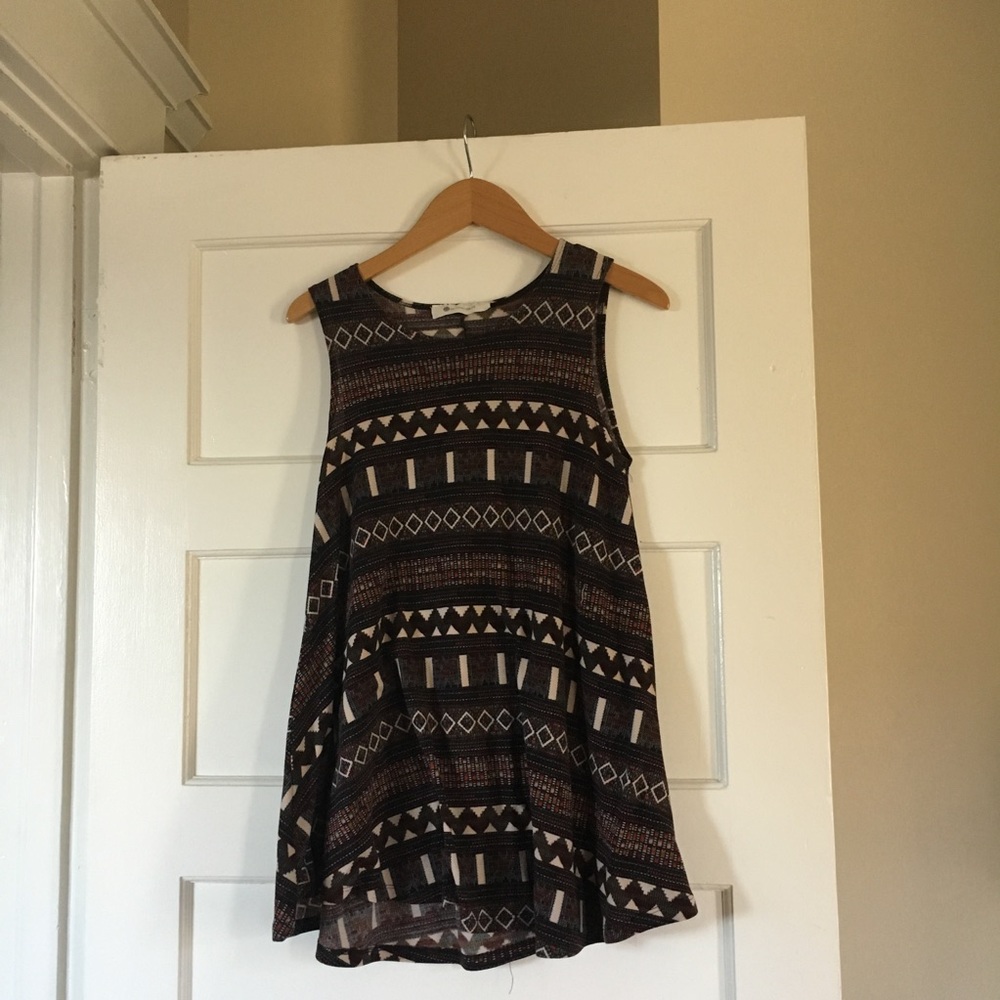 Sleeveless tunic