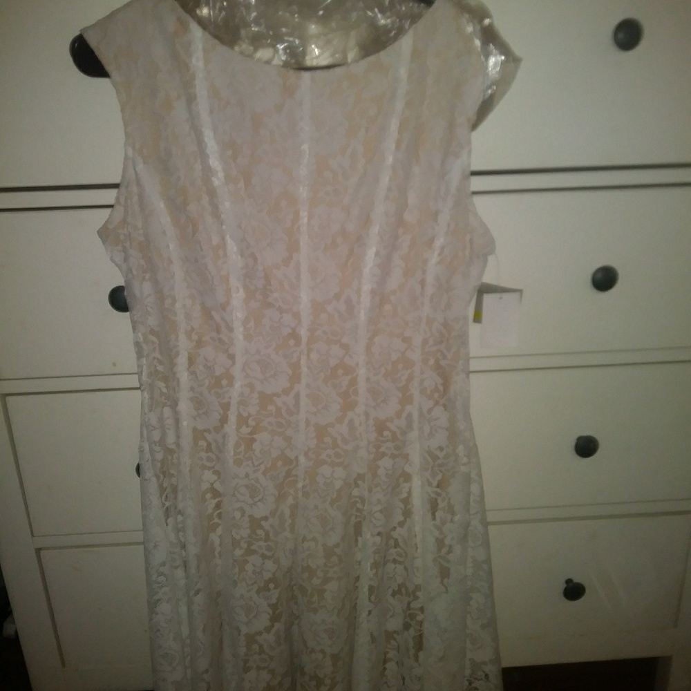 Dress - Picture 2 of 2