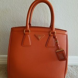 Brand New Prada Safiano handbag- very rare style