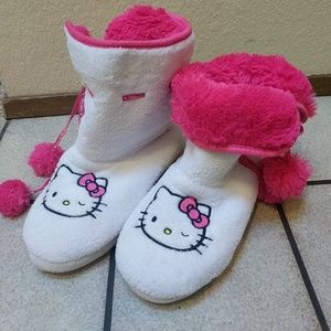 Fluffy Hello Kitty slippers