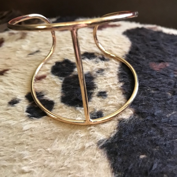 Bracelet - Picture 1 of 2